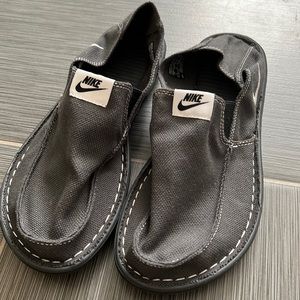 New canvas Nike slip on. 9 men(?)